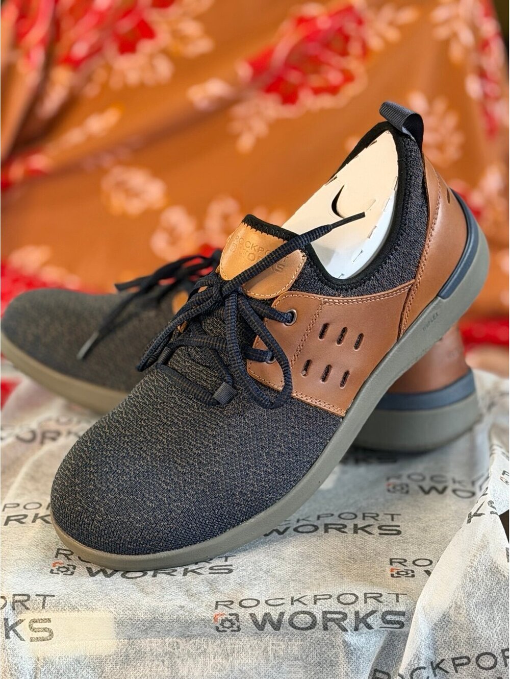 New- Rockport Blue & Tan  -Mens Work Shoes  10.5 ESD Composite Toe